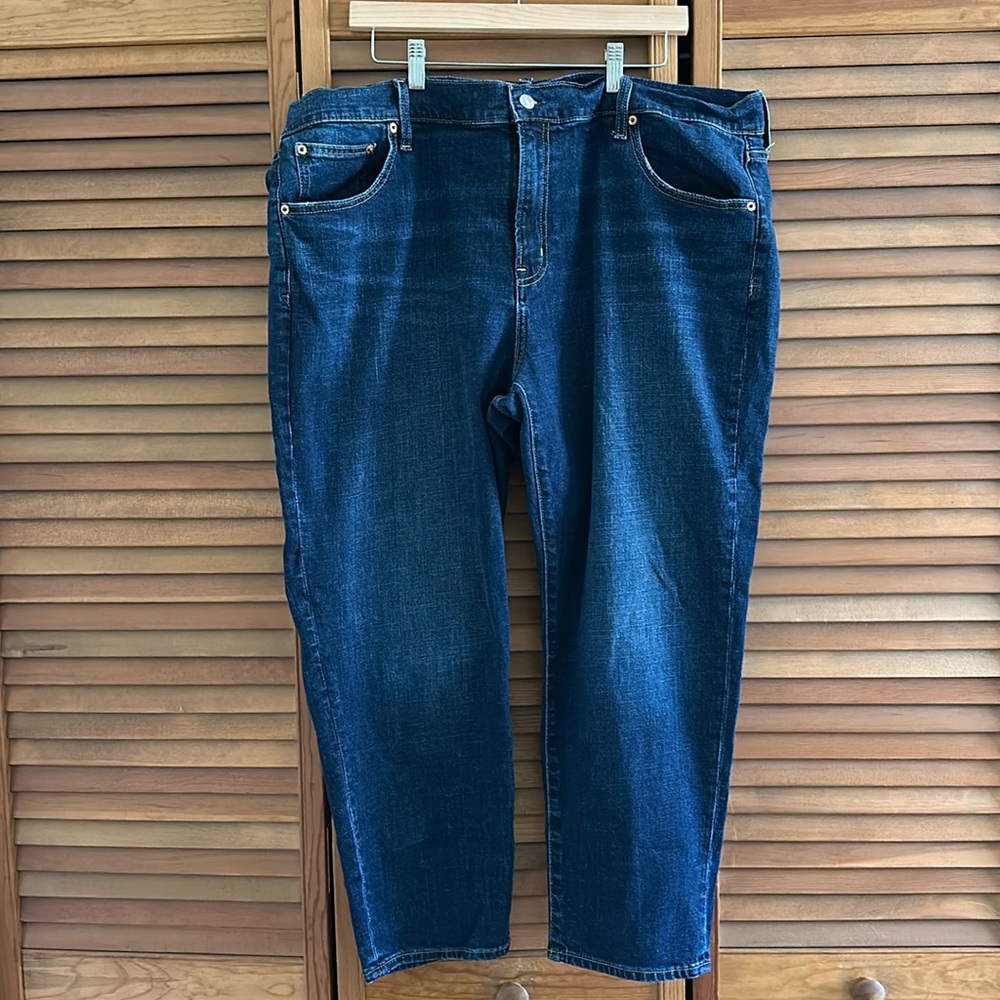 Gap mid rise girlfriend jeans. Size 20/35.